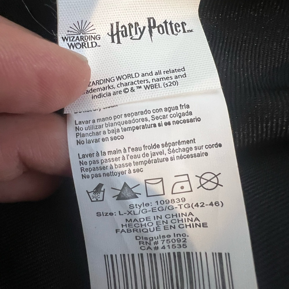 Black Hogwarts Robe - Picture 4 of 5